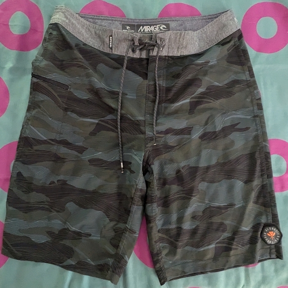 Rip Curl Hawaii board shorts - Picture 1 of 3